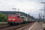 151 027-0 mit Containerzug in Gem�nden Main am 18.07.2008  ...