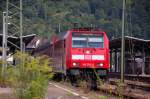 Bahnsteigschmuck f�r Gleis 6, einen Regionalexpress mit 146 218-3 nach ...