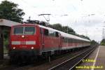 BR 111 061- 8 bei einem Halt in Emmendingen ihr ...