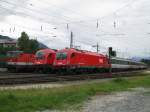 br-1216 Interessante Zugbegnung in Brixlegg: 1216 022 �berholt die wartenten 1216 017 und 1144 256. Aufgenommen am 5.8.2008 in Brixlegg.