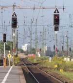 Zwei Ks-Signale in unterschiedlicher Bedeutung. Links darf der Lokf�hrer mit ...