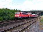 BR 111 mit Zugen 111 102 mit RE4517 Fulda - Ffm in der N�he von Fulda (Aug 2008)