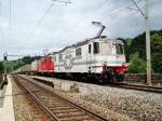 Zwei Re 4/4 III mit Ewals-Zug bei M�lenen am 26.07.2008 ...