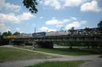 TX Logistik AG Eine unbekannt gebliebene 185 am 10.06.08 auf der Braunauer Br�cke in M�nchen