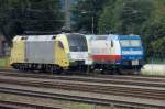 In trauter Zweisamkeit in Kufstein/Tirol: ES 64 U2-029 und 185 ...
