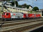 Schienen-L�schfahrzeug durchf�hrt am fr�hen Morgen des 31.07.08 den Bahnhof von ...