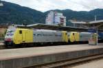 Hier zwei ES 64 F4 der Rail Traction Company und ...