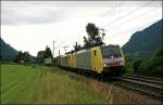 E189 915RT und eine Schwesterlok schleppen bei Oberaudorf einen Kombizug ... E189 915RT und eine Schwesterlok schleppen bei Oberaudorf einen Kombizug ...