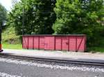 Der Wagenkasten eines 4-Achsigen Schmalspurg�terwagen im Bahnhof J�hstadt am 20.07.08. ...