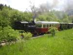 H�rtsfeldbahn Neresheim: Lok 12 zieht den gemischten Wagenzug wieder zur�ck ...