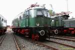 23.08.2008. Br E18 31 vor dem 22 st�ndigen Ringlokschuppen, im ...