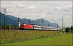 1116 040-5 ist mit dem OEC 662 von Wien West ...