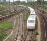 br-401-ice-1-zuge Versp�teter ICE 1 (Br 401) f�hrt als ICE 109 Berlin-Ostbahnhof - Innbruck Hbf in das Gleisvorfeld von Mannheim Hbf. 25.08.08