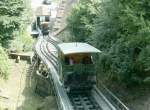 Funiculaire Fribourg Funiculaire Fribourg/Freiburg.Ca.alle 6 min.setzten sich die Wagen
bergw�rts und talw�rts in Bewegung.Zur Sicherung befindet sich in der mitte der Gleise(1200 mm)noch eine Riggenbach Zahnstange
Fribourg 26.08.08