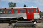 AKN Eisenbahn AG Nein, dieses Bild ist nicht schief.Ein VT2E der AKN wurde lediglich bei der Feier zum 125-J�hrigen Jubil�um der AKN am 7.06.2008 in Kaltenkirchen per Hydraulik angehoben.