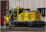 sonstige-fahrzeuge Xrot 9214 ist offenbar eine neue, kleine Schneeschleuder der Firma Zaugg, hier vor dem Depot in Landquart. (27.08.2008)
