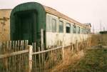 Sonstige Bei meinen Besuch im April 1999 in der ehmaligen Einsatzstelle Naumburg war nichts mehr los daf�r entdeckte ich diesen ehmaligen DR Modernisierungswagen.
