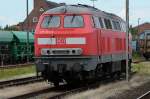 215 913 steht als Reservelok f�r den Autoreisezug zur Insel ...