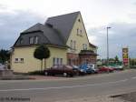 Das ehemalige Bahnhofsgeb�ude in ...  Martin P�hlmann 10.09.2008