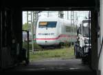 Durch den Ger�teschuppen geschaut. ...  Thomas Wendt 14.09.2008