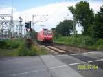 Eine BR 185 am B� am Umschpannwerk-Eller  ...