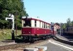 Zittauer Schmalspurbahnen VT 137 322 verl��t am 13.09.2008 um 10:33 den Bahnhof Bertsdorf in Richtung Kurort Jonsdorf.