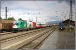 br-1216 Weil der Tauern dieses Wochenende gesperrt war, wurden viele Z�ge auch durch das Murtal umgeleitet.Ein besonderer Zug war sicher diese RoLa mit der 1216 004  EM-Lok Italien.
Zeltweg 20.09.2008