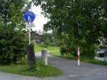 bregenzerwaldbahn ehemalige Bregenzerwaldbahn, bei km 26,3. Diese Stelle befindet sich ca. 400m vor dem Bahnhof in Andelsbuch und zeigt, wie nett hier der Radweg auf der alten Bahntrasse angelegt wurde. Bitte achten sie vorne links auf die ehemalige Schwelle : in vielen G�rten zwischen Egg und Andelsbuch wurden die alten Schwellen f�r Zaunpf�hle oder �hnliches verwendet.