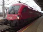 br-1116-vor-personenzugen BR 1116 154-4 der �BB in Bahnhof  St. Valentin am Bahnsteig 3 Unterwecks nach Ternberg , am 15.09.08