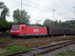 185 085-8 steht mit einem Ganzzg�terzug in Richtung Konstanz im ...