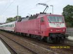 120 142 am 20.09.2008 und der IC 2355 D�sseldorf-Binz beim ...