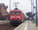 BR 143 mit Zugen 143 314-3 f�hrt heute zusammen mit 143 818-3 den Fuballsonderzug mit 10 Doppelstockwaggons von Cottbus nach Berlin Charlottenburg. Hier gerade bei der Einfahrt in den Bahnhof L�bbenau/Spreewald.  L�bbenau/Spreewald den 27.09.2008