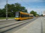 dresden-niederflurwagen-haltestellen-strecken NGT D8DD der DVB auf der Linie 9 nach Prohlis
