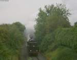 BR 58 Jubil�um 5 Jahre Ringzug:58 311 mit ihrem Sonderzug nach Br�unlingen kurz vor Trossingen bei extrem be*****en Wetter 13.9.08
