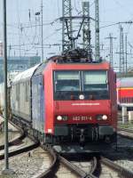 SBB Cargo Re 482 011 mit Werbung f�r Lokf�hrereinstellungen durchf�hrt ...