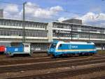 Die 183 002 und die Gartenlaube D 08 am 26.08.2008 ...