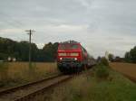 BR 218 mit Zugen Die 218 419 am 04.10.2008 mit dem IC Rottalerland bei der Ausfahrt in Bad Birnbach 