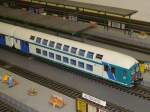 Personenwagen Vitrains 3009, Doppelstock-Steuerwagen der FS in moderner Lackierung, passende Zwischenwagen 3003 & 3004. Detailierung gut, Fahreigenschaften, auch auf 360 mm Radius, gut (nach kleinen Eingriff). 
