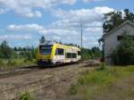 y31 Der Bahnhof Mariannelund macht einen etwas verschlafenen Eindruck. Nur vier Zugpaare verkehren werktags auf diesem Streckenabschnitt. Nur zwei Fahrg�ste warten am 15.07.2007 auf diesen Zug.