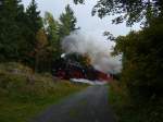 Harzer Schmalspurbahnen Auf dem Weg zum Bahnhof Schierke ereignete sich diess Bild des 8931, um 9:35 am 3.10.2008