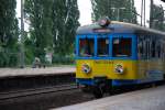 Danzig, 19.06.2007, EN57-1048ra verl�sst den Bahnhof Oliwa in Richtung Gdynia ...