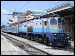 Rijeka, 01.08.2008
Die Gleichstromlok 1061 106 wartet mit dem Regionalzug 4001 ...