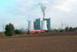 Mal etwas mehr Landschaft - Am 01.10.04 bahnt sich RB36462 ...