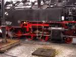 25.10. 2007 Harzer Schmalspurbahnen 997242-3 beim Wasserfassen in Drei Annen ...