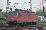 SBB Re 6/6 11639 Murten durcheilt als Lokzug den Bahnhof ...