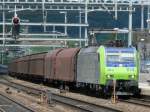 bls - 485 014-5 unterwegs vor G�terzug in Liestal am ...