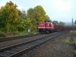 213 339 der Rennsteigbahn mit einem Holzzug kurz vor Arnsberg. ...