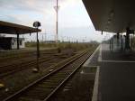 Der Bahnhof in Puttgarden (Fehmarn) am 08.10.2008. Im Hintergrund die ...