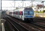 Transilien Z 6400 527 am 17.10.2008 bei der Station Houilles ...