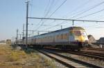 Triebzug 393 der Baureihe AM80 f�hrt, vom Abstellgleis kommend, in ...